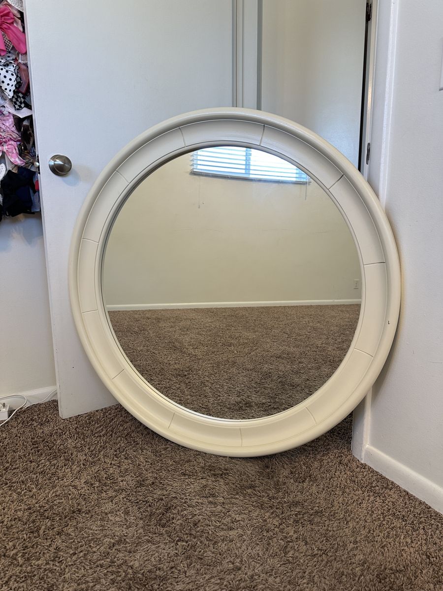 White Wood Circular Mirror