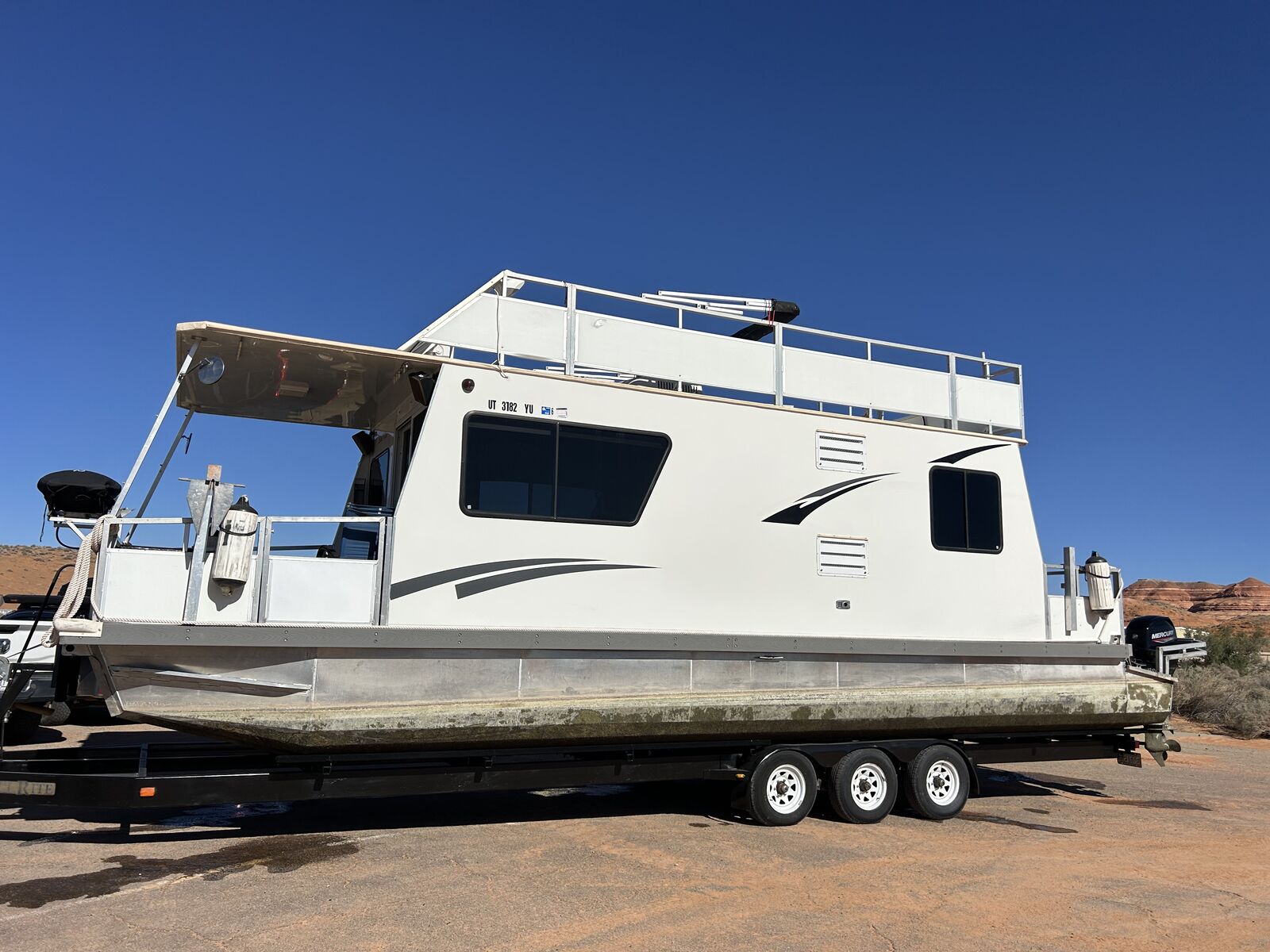 2004 Myacht 3510 Houseboat