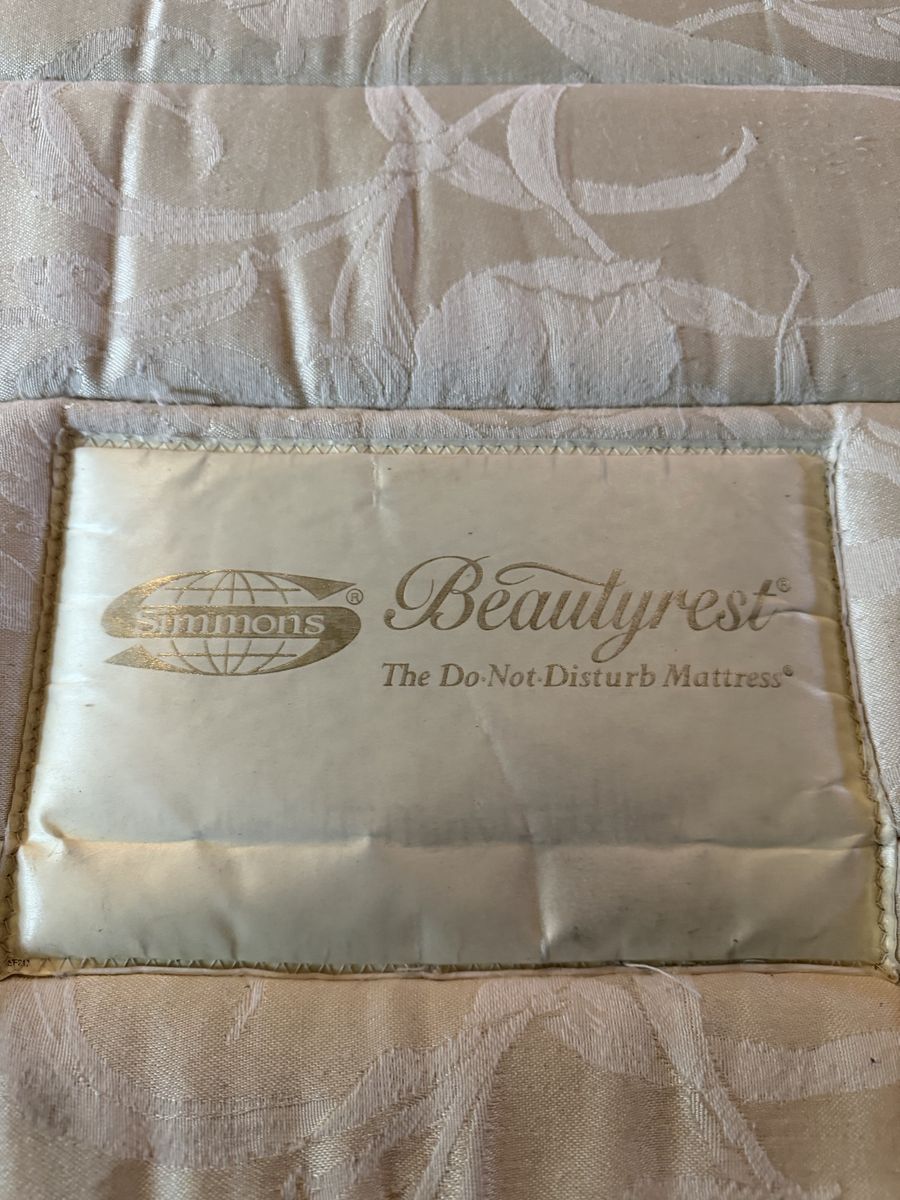 Simmons Beautyrest Pillowtop Adjustable King (or 2 twins) Bed