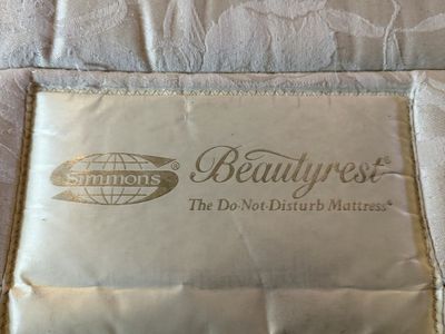 Simmons Beautyrest Pillowtop Adjustable King (or 2 twins) Bed