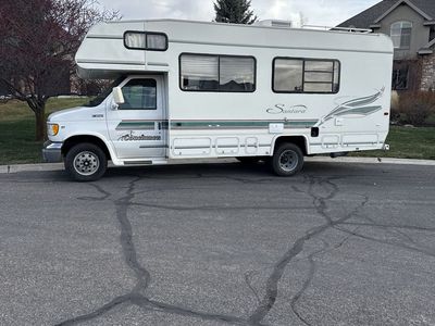 1998 Ford V10 Class C RV 33,300 Miles 23 Ft