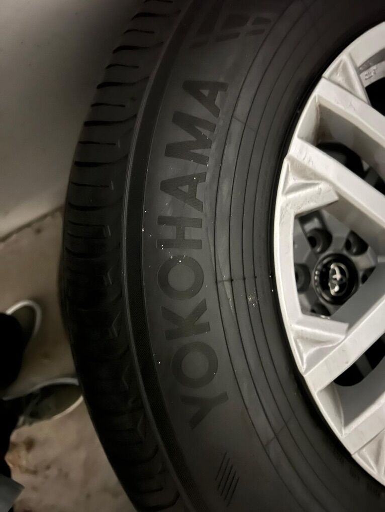 YOKOHAMA GEOLANDAR tires/wheels-Toyota SUVs/Trucks