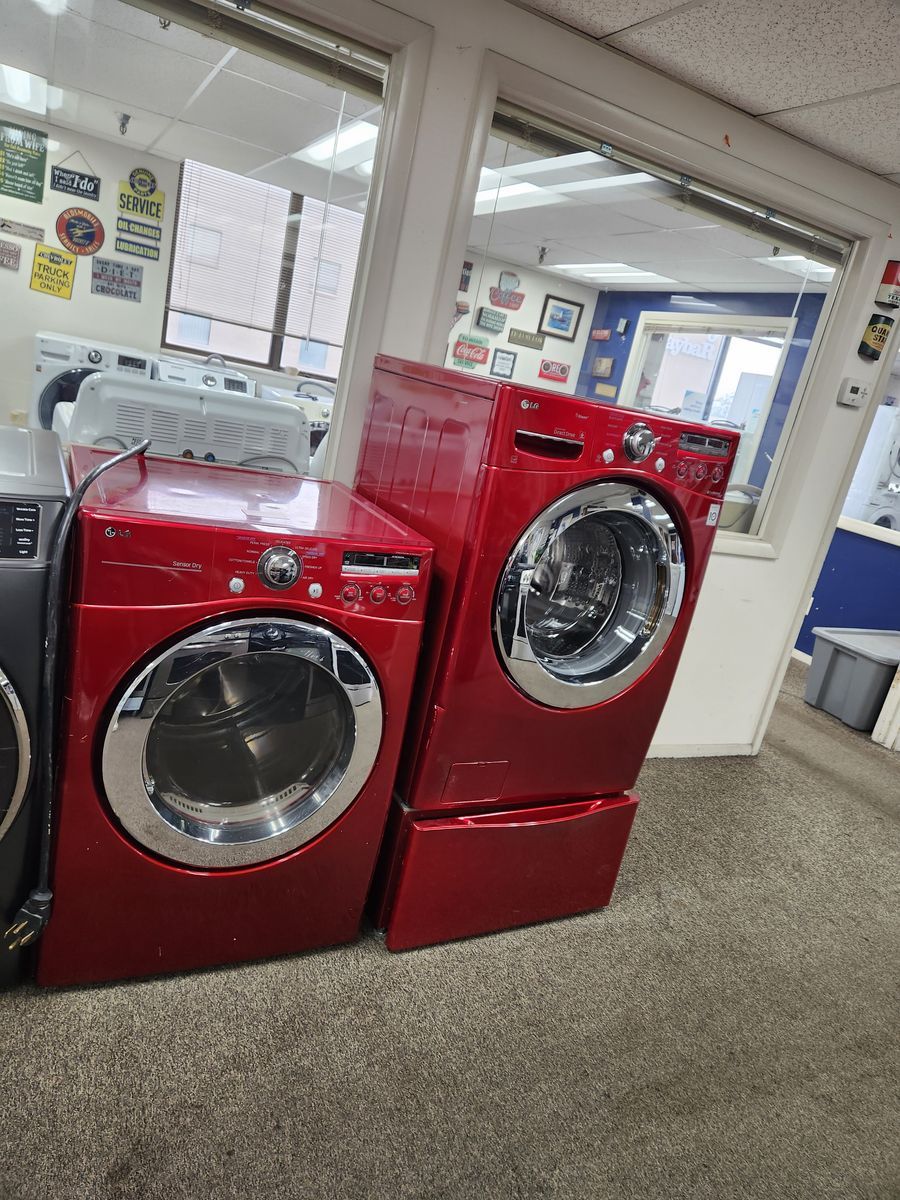 NICE LG RED LG FRONTLOAD WASHER AND ELECTRIC DRYER SET! W-WARRANTY