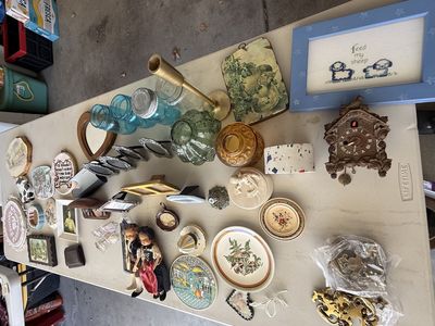 Daybreak garage sale