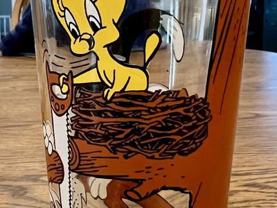 Vintage Pepsi Collector Series Tweety and Sylvester Looney Tunes 16-ounce Glass