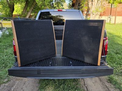 Two Vintage Dahlquist Phased Array Model DQ-10 Speakers 30x29
