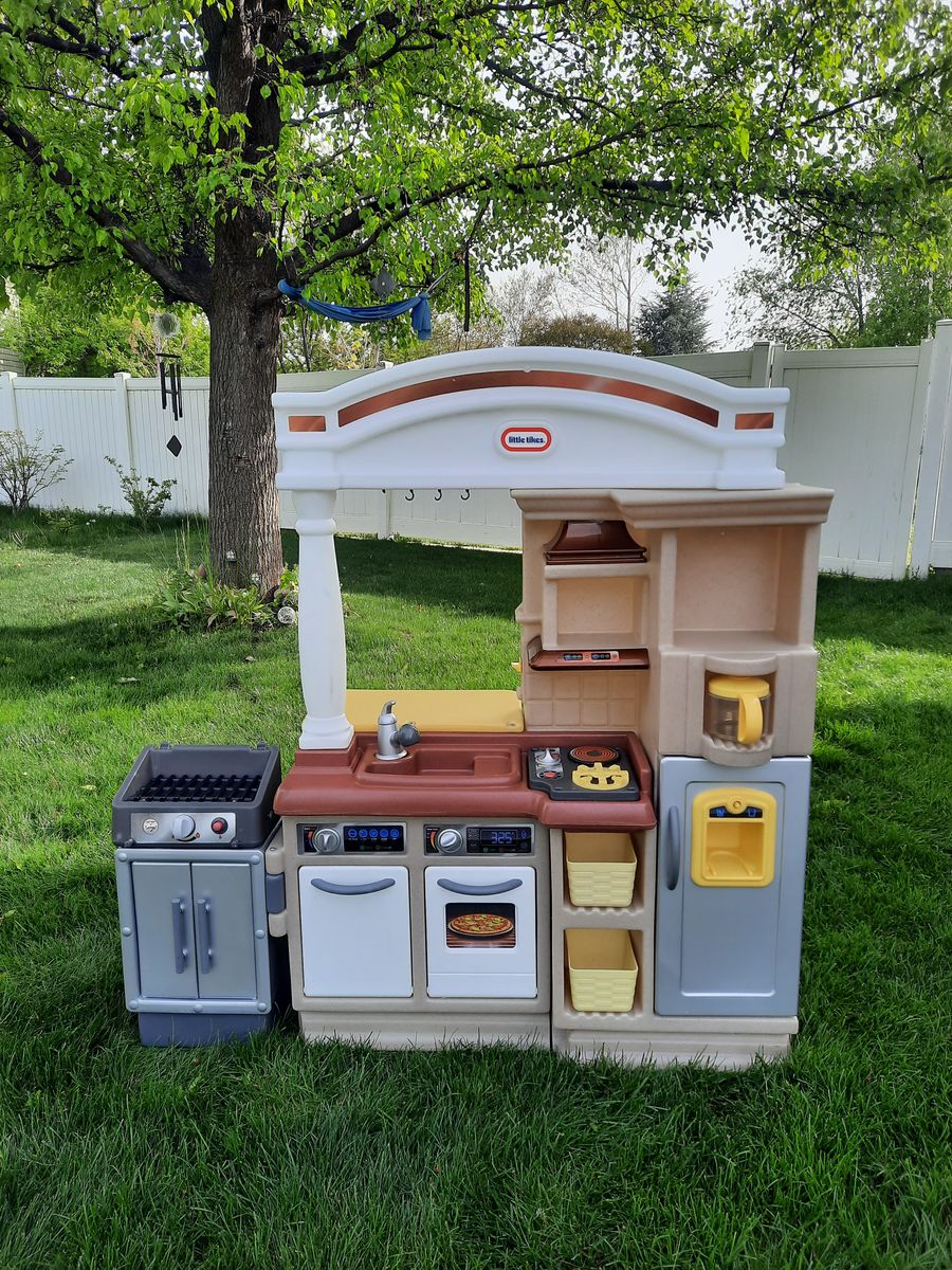 Little Tykes Play Kitchen
