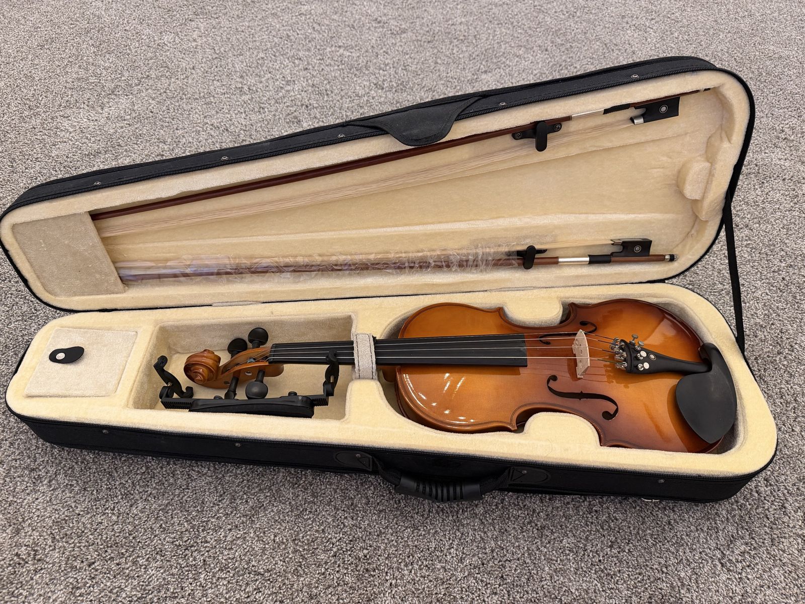Cecilio 4/4 CVN-300 Full Size Violin with Hard Case & 2 Bows