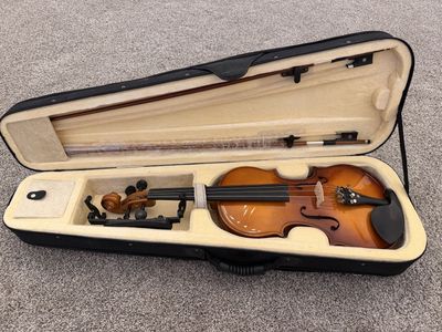 Cecilio 4/4 CVN-300 Full Size Violin with Hard Case & 2 Bows
