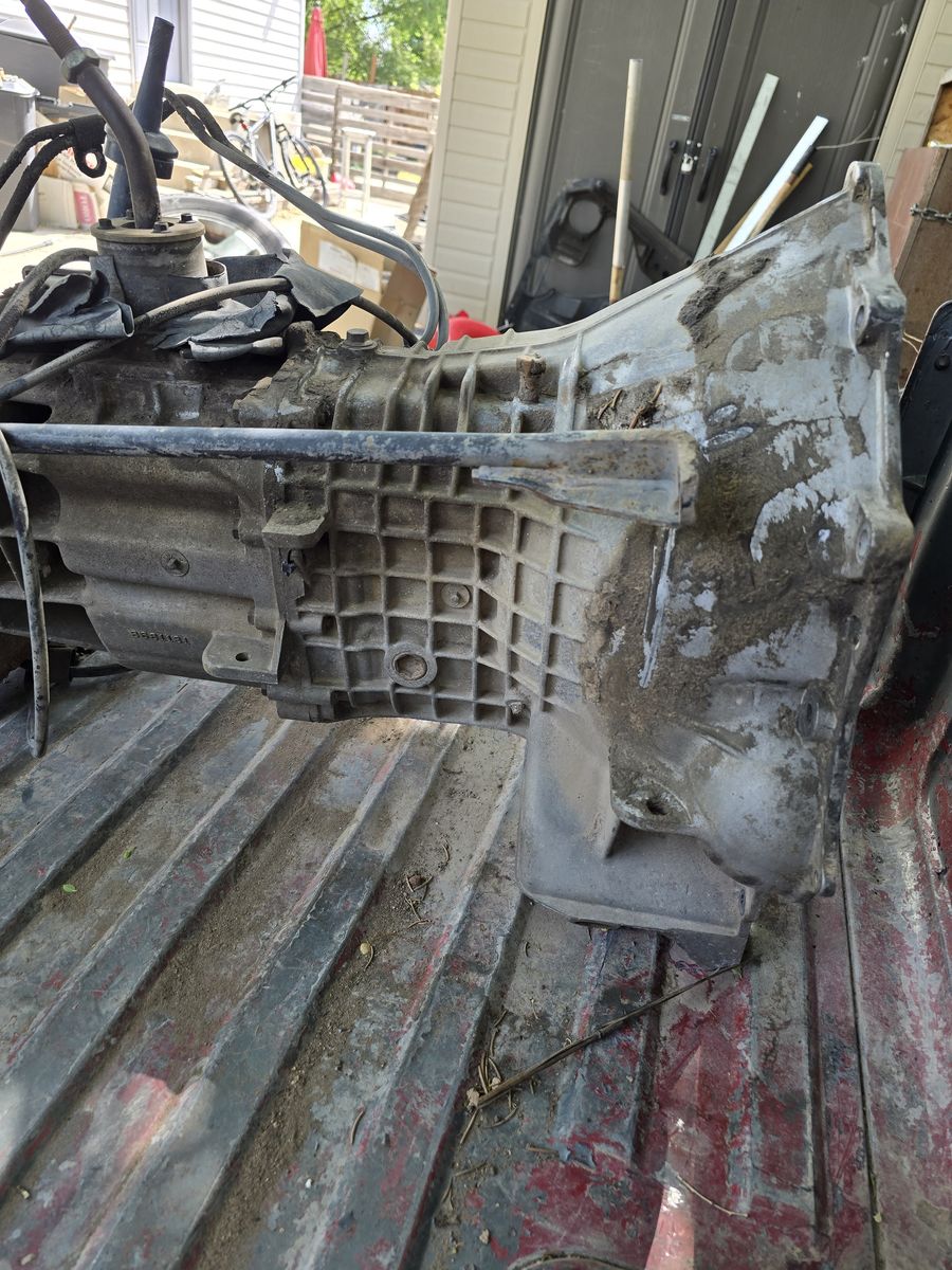 5spd s-10 transmission 