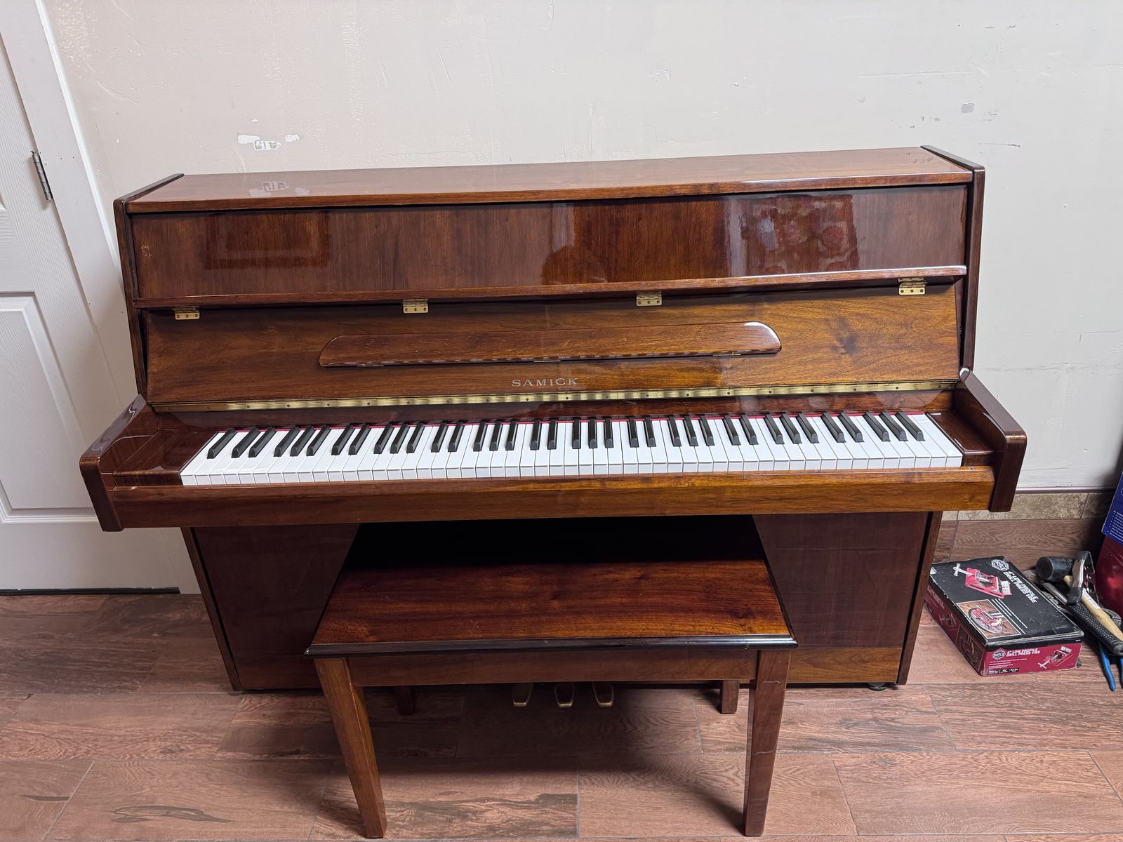 Samick JS-108 Piano with free delivery and free home tuning