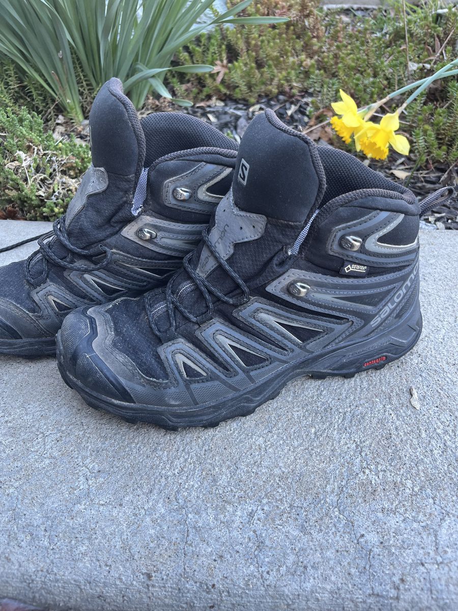 Salomon Hiking Boots- Mens 8