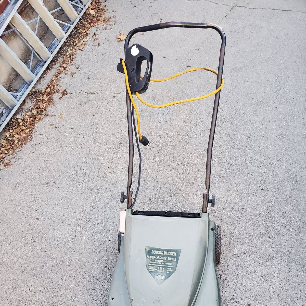 Black & Decker Electric Lawn Mower