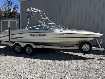 MasterCraft Maristar 225