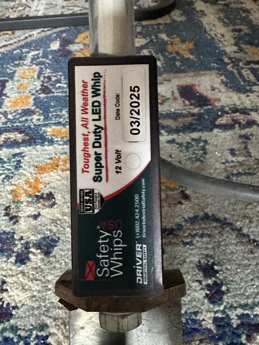 72" LED Whip light W/Flag Used