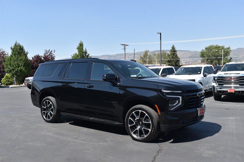 2025 Chevrolet Suburban RST