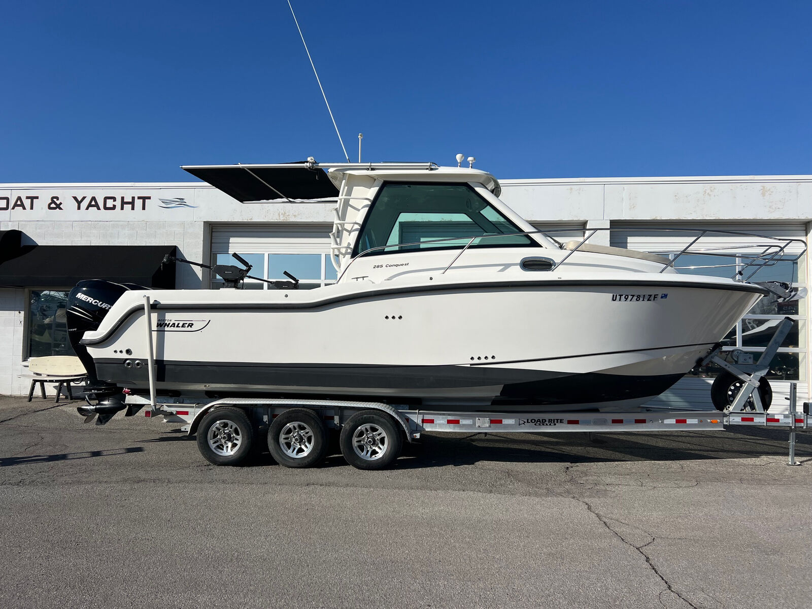 2016 28' Boston Whaler Conquest Pilot House