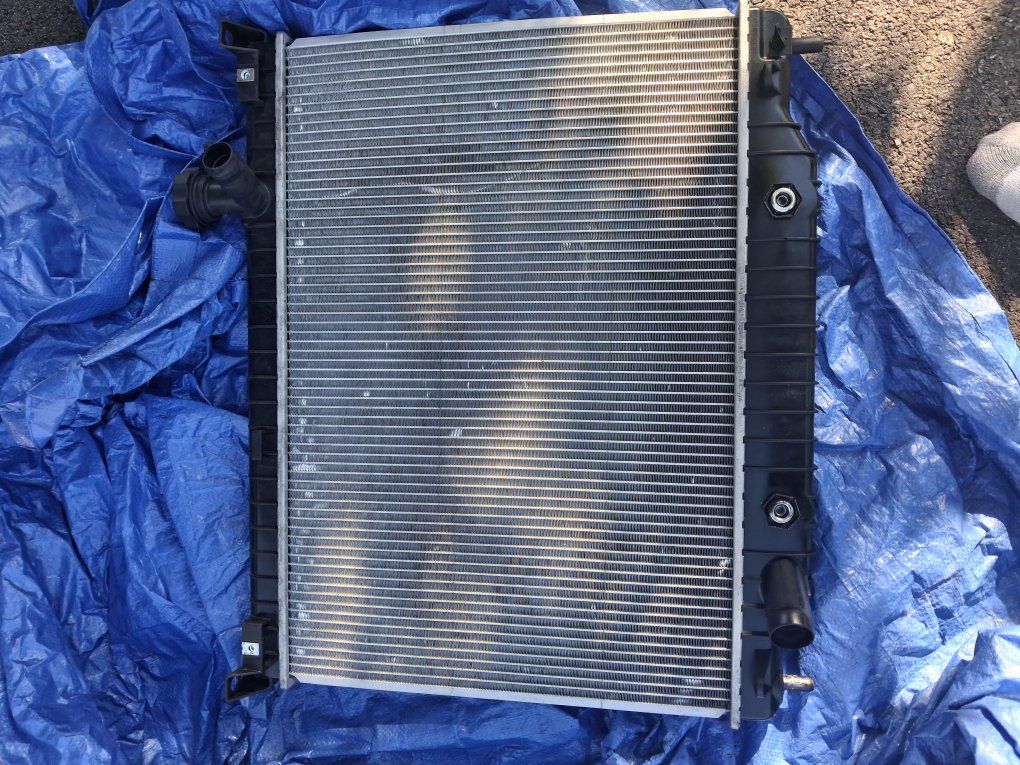 06 GMC Envoy/Chevy Trailblazer Radiator