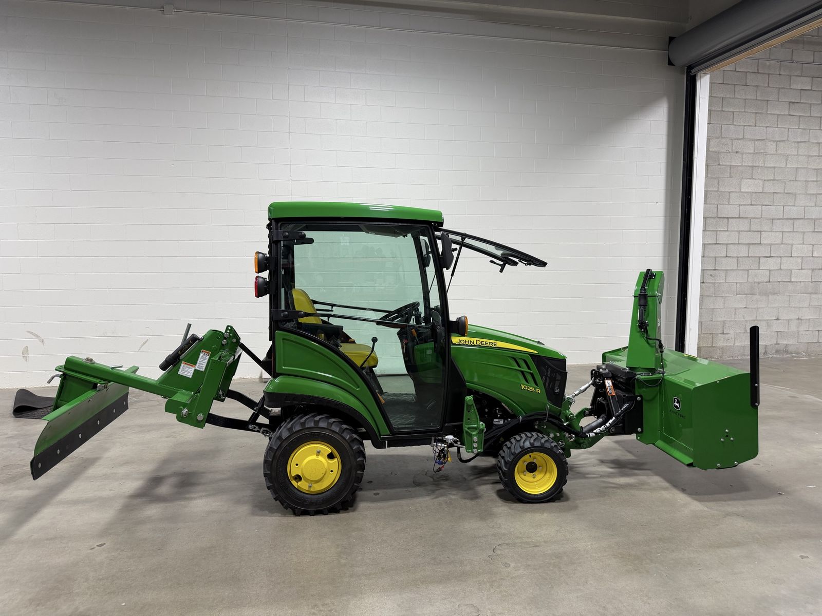 John Deer 1025R Tractor