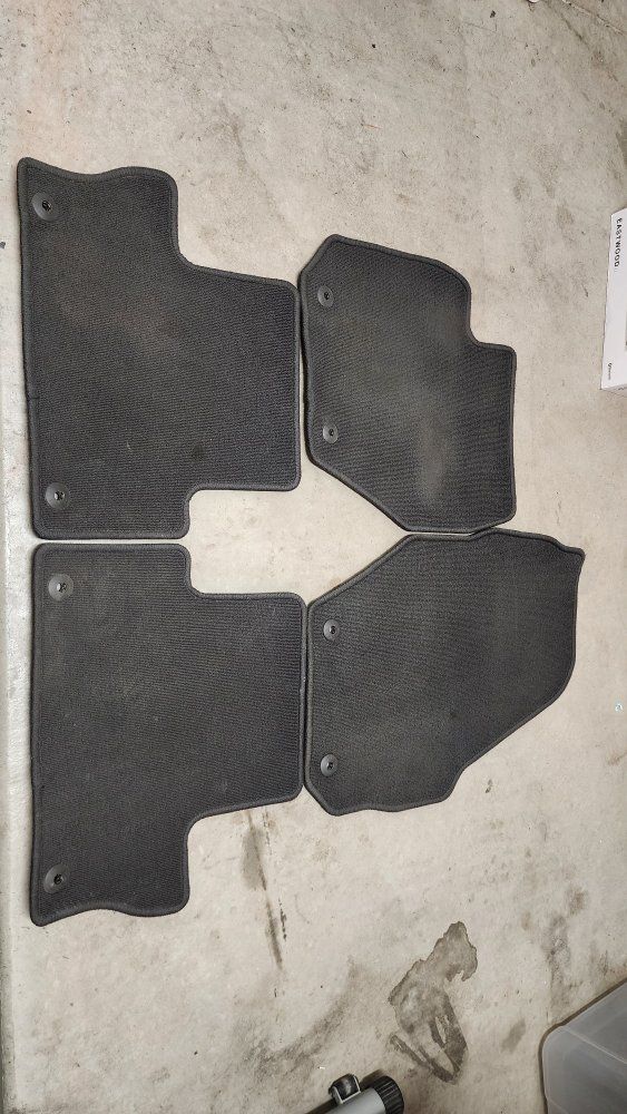 2010-2017 Volvo XC60 floor mats