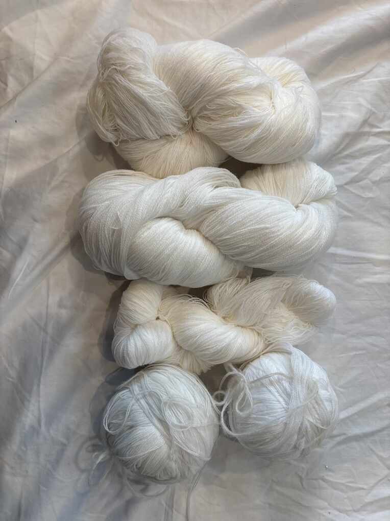 new A white ball yarn