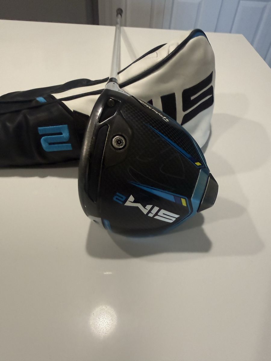 TaylorMade SIM2 Driver Golf Club with Headcover - Right Hand