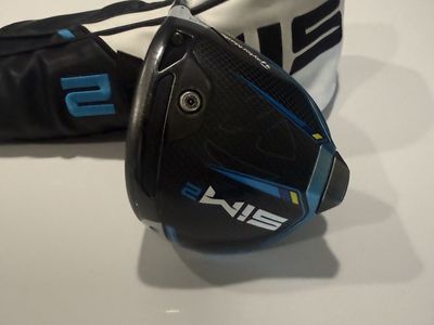 TaylorMade SIM2 Driver Golf Club with Headcover - Right Hand