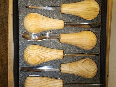 BeaverCraft Wood Carving Hand Tool Set with Wooden Handles and Storage Box
