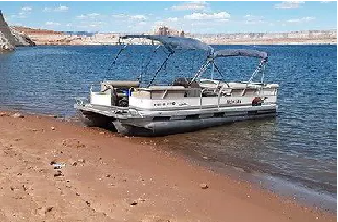Boat Rentals at Lake powell / Party Barge Pontoon / Jet Ski PWC