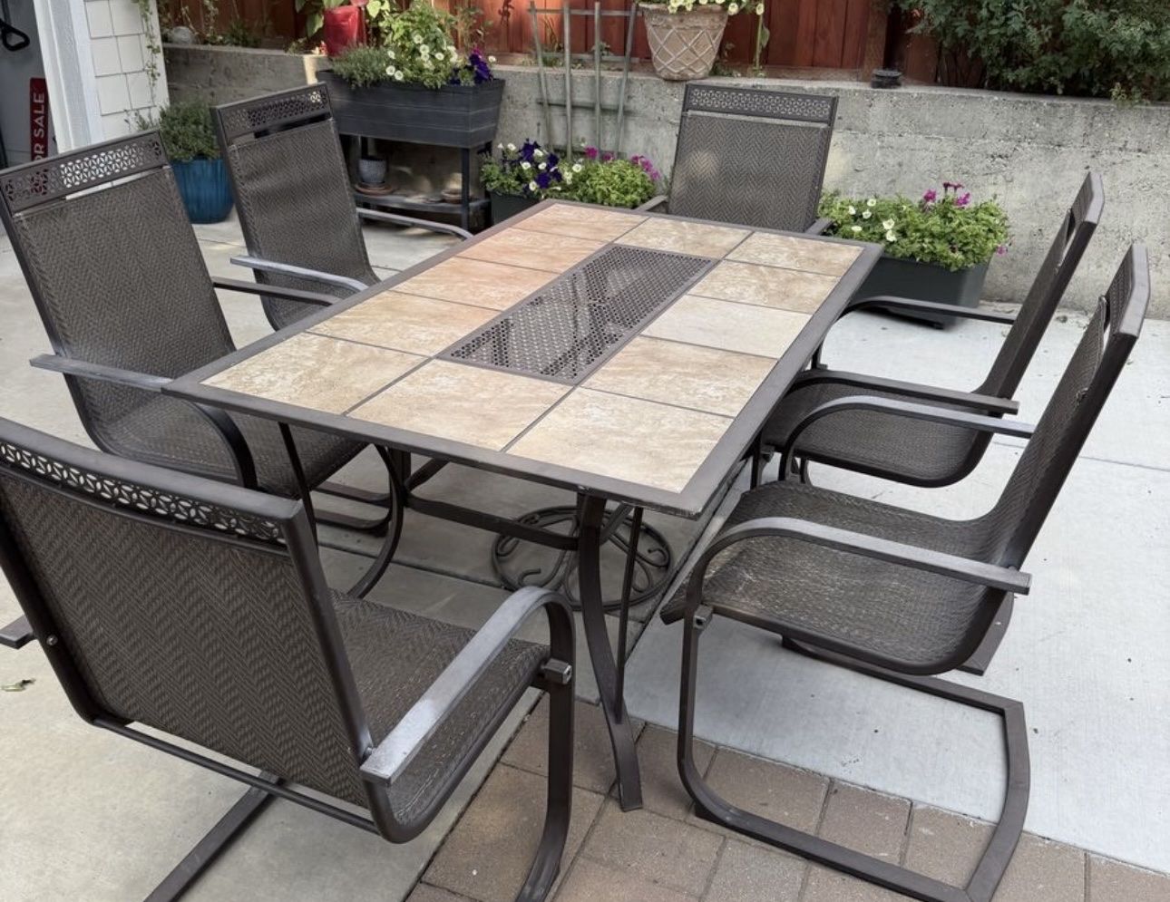 Nice Patio Set 6 Chairs And Table