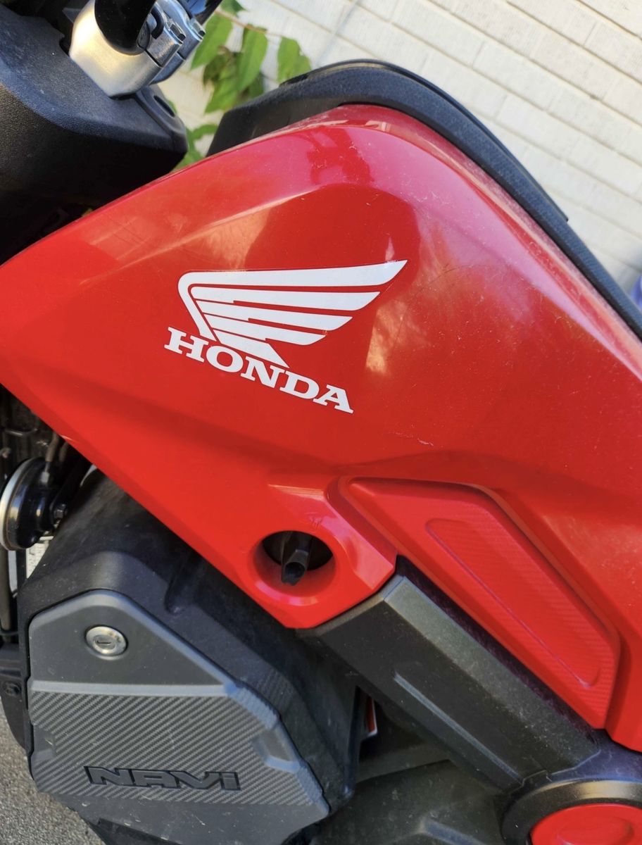 Honda Navi 2022 Red Scooter/Motorcycle Excellent Condition
