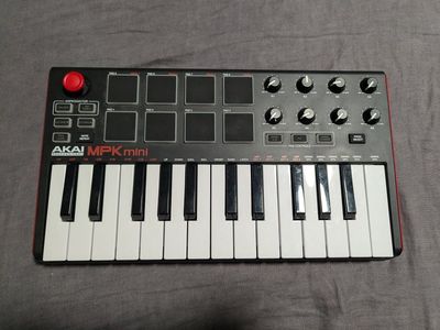 AKAI MPK Mini MK2 (MIDI Music Controller)