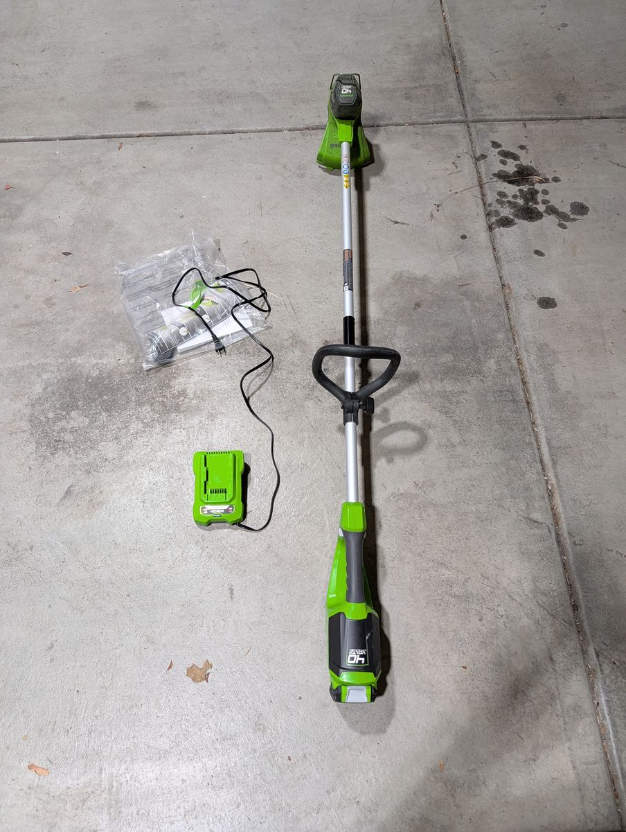 Greenworks 40V Cordless String trimmer with 2.0 Ah batter and charger included