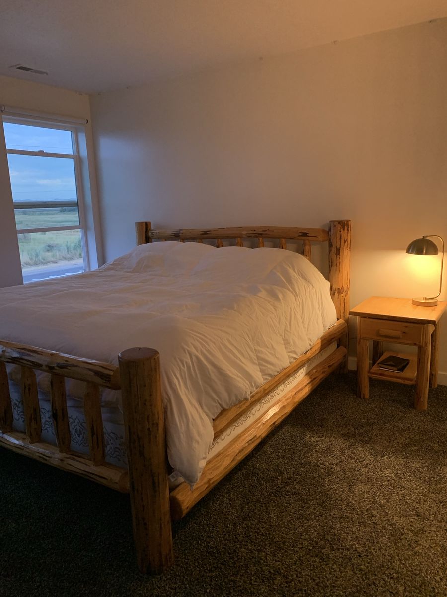 Rustic Solid Wood Log Bed Frame with Mattresses / King 