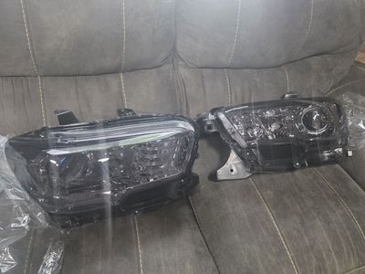 Toyota Tacoma Headlights (2016–2023) – Qingtian H11 / H9 DOT Approved