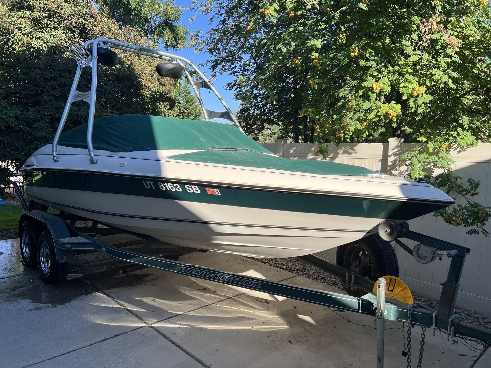 Regal 202 SE Bowrider – 20’ Family Ski Boat – 5.0L V8 Volvo Penta – Runs Great