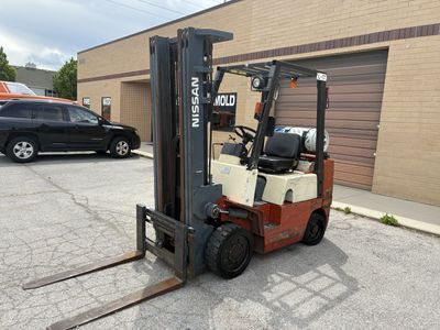 5000 lbs Nissan forklift