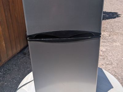 Mini fridge/freezer