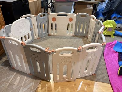 Foldable Baby Plastic Playpen Safety Play Yard Gate with Bear Design