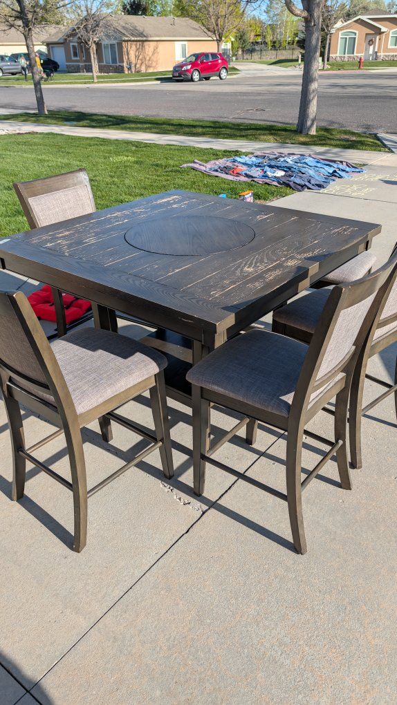 dining room table & chairs
