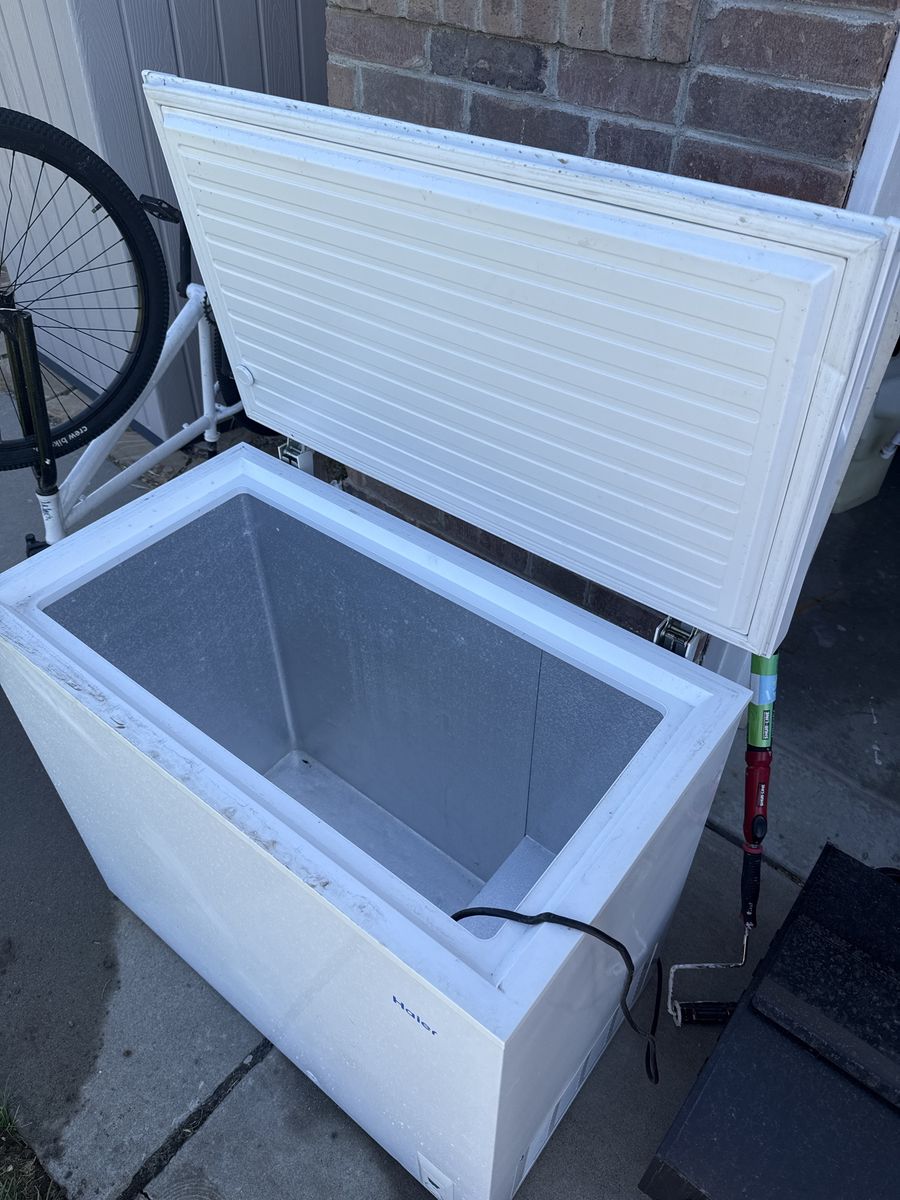 Chest freezer