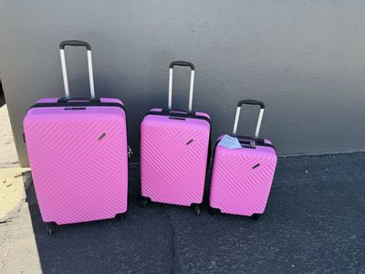 Travelhouse 3-Piece Pink Hardshell Luggage Set