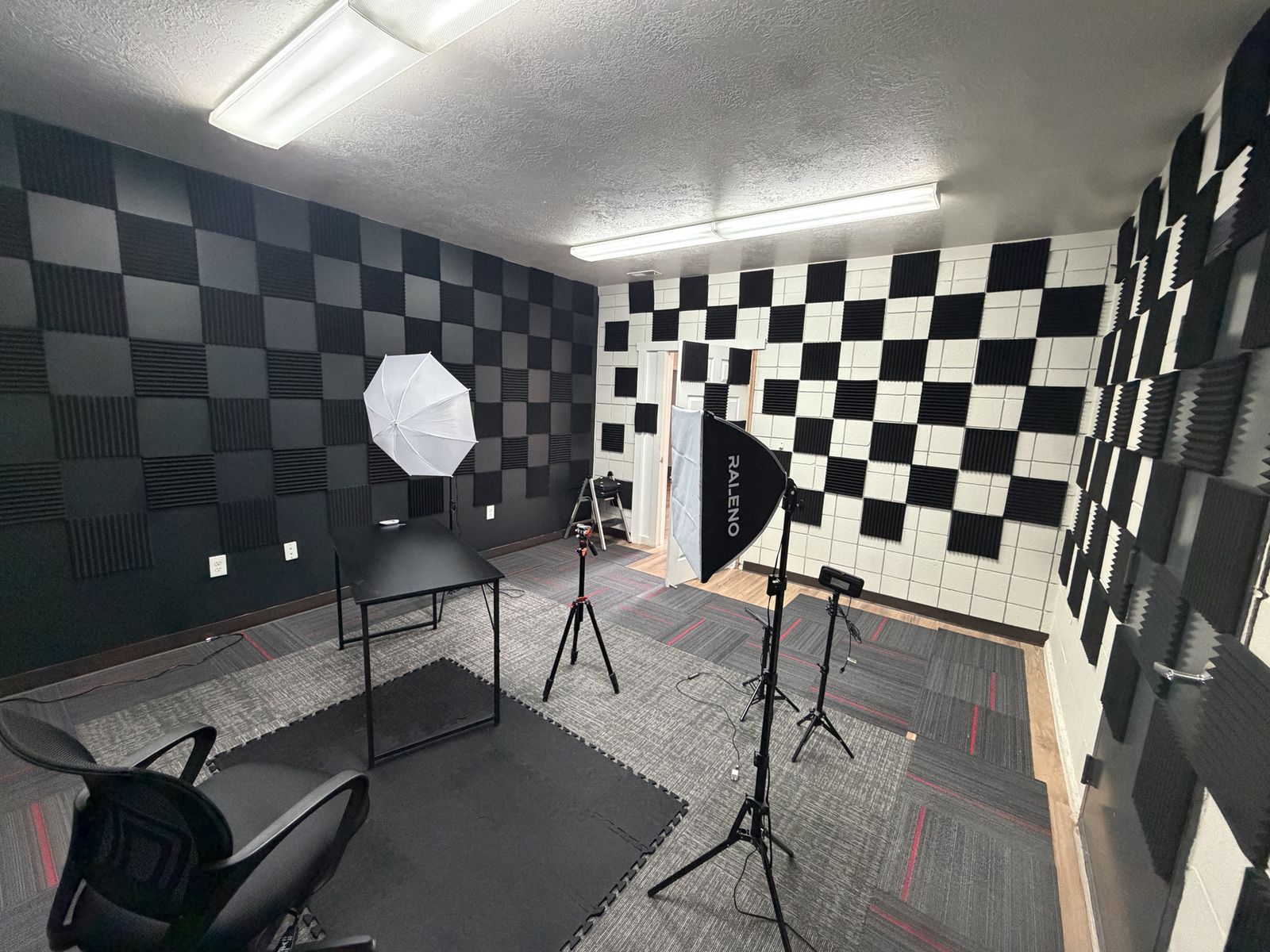 Main image 5