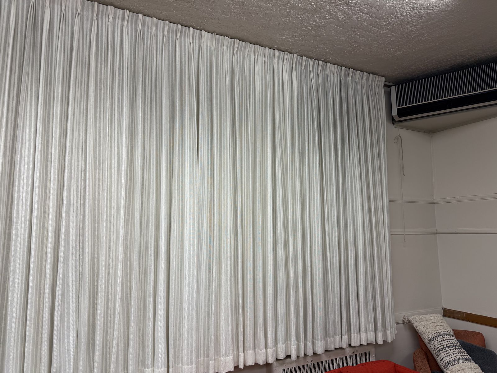 Main image 28