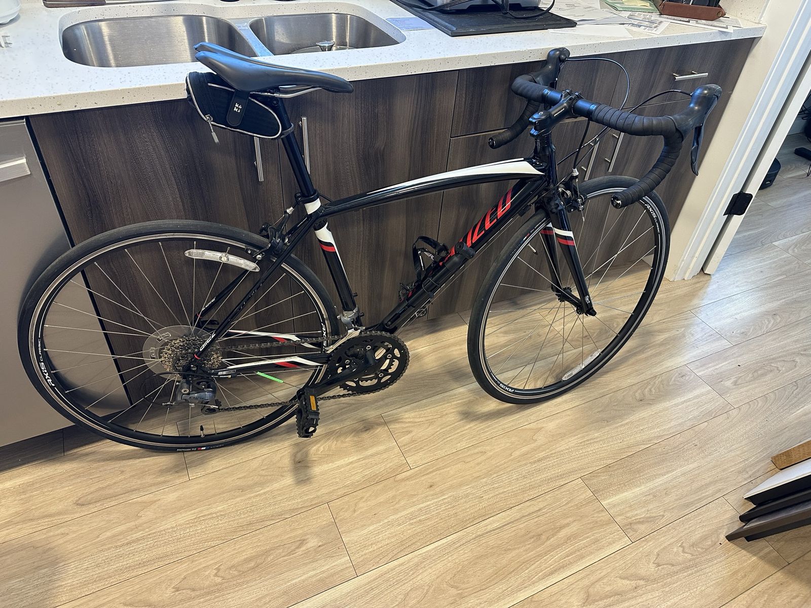 49cm Specialized Road Bike