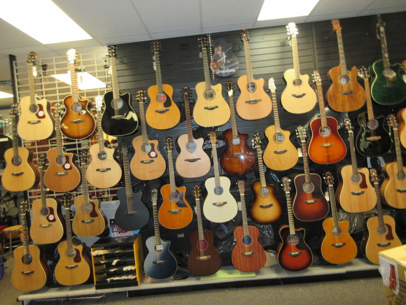 acoustic electric guitars over 120 in stock