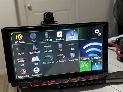 Pioneer Stereo BLUETOOTH dvd sd card HD radio USB aux av outputs it come with a new reverse camera In ecellent condition