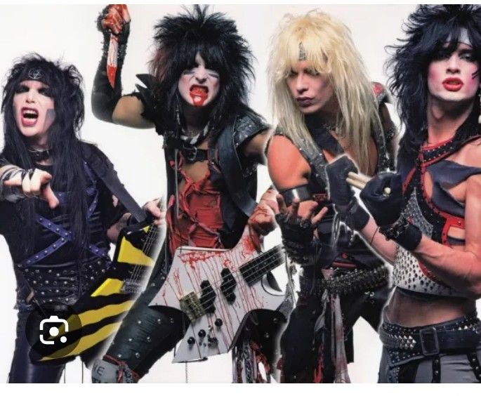MOTLEY CRUE FRONT ROW CENTER STAGE