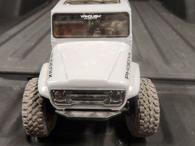 Vanquish Products Phoenix RC Rock Crawler Truck & Hydraracing TF-706 Remote Control Set