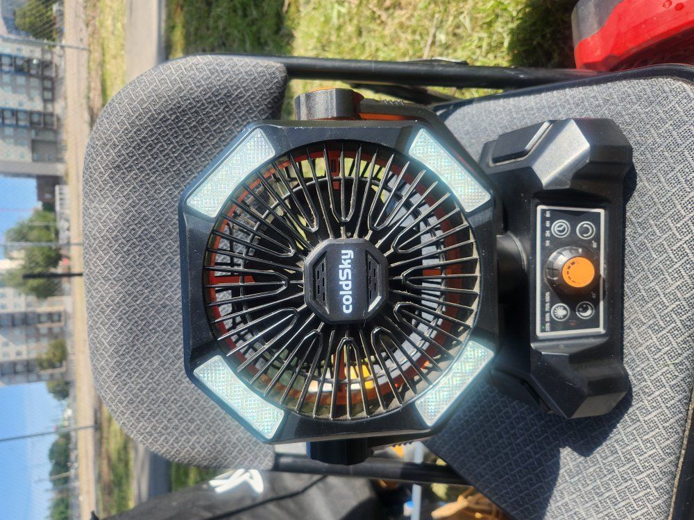 Oscillating Fan,light,rechargeable.